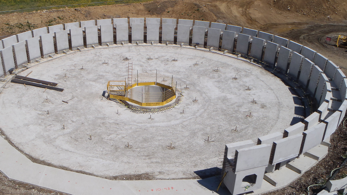 Construction of precast humus tank No 10 - Courtesy of BTU