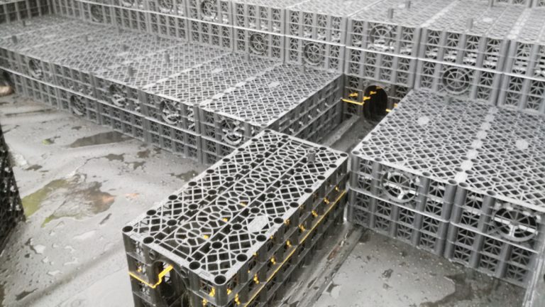 Assembly of geocellular crates with inspection channel - Courtesy of NMCNomenca