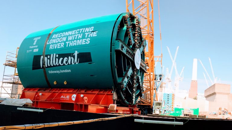 Tunnel boring machine arriving at Kirtling Street shaft site outside Battersea Power Station - Courtesy of AECOM
