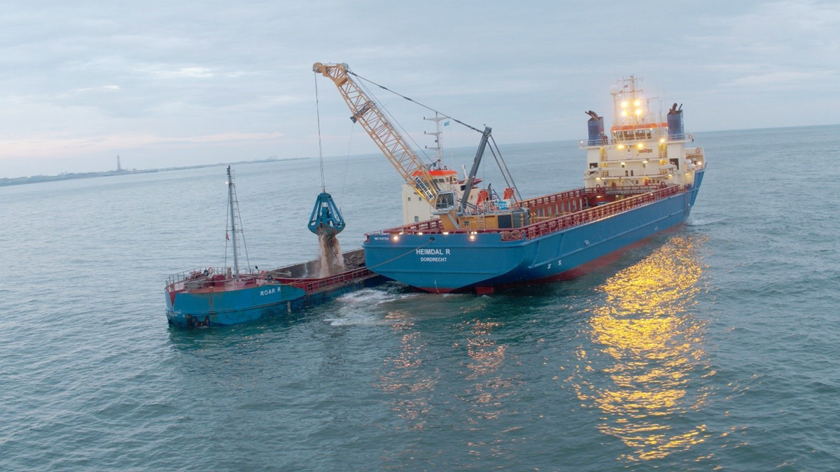 Heimdal R dredger in operation - Courtesy of Rohde Nielsen A/S