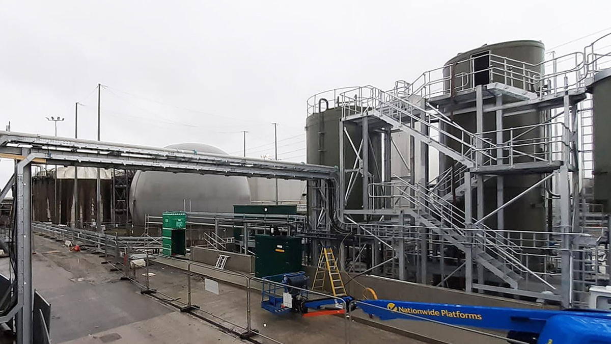 New dewatering plant, centrifuges, liquid lime and polyelectrolyte dosing plant - Courtesy of MMB