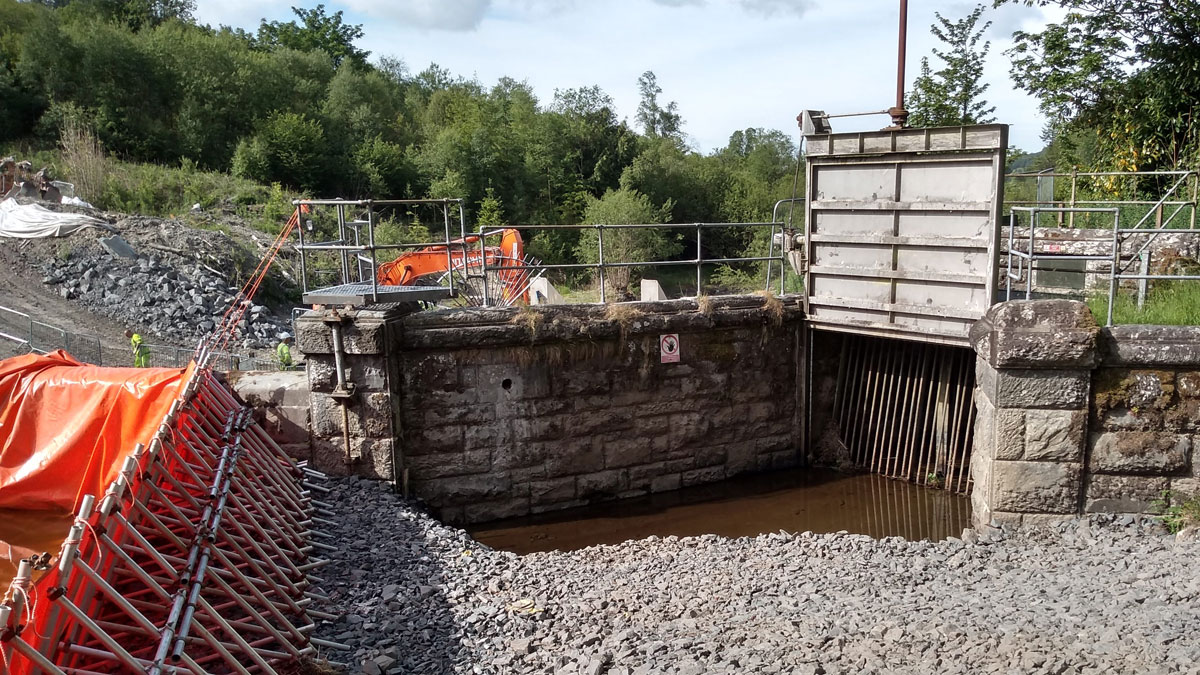 Marchnant abstraction channel and temporary dam - Courtesy of nmcn PLC