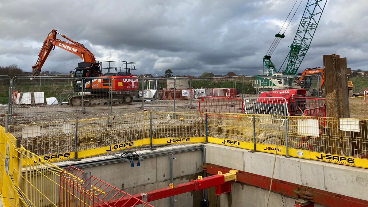 Exposed CSO chamber at Hathershaw – Courtesy of VJ Donegan Civil Engineering