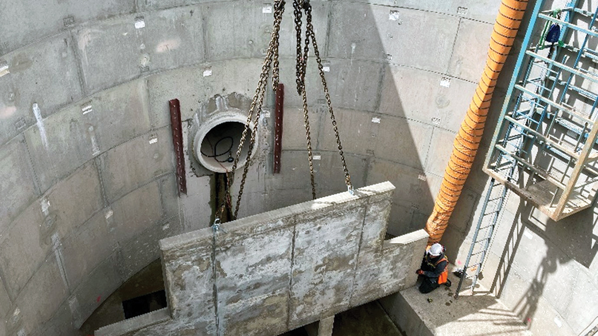 Rotherwas internal lift PS craning in of the baffle wall - Courtesy of Morgan Sindall Infrastructure