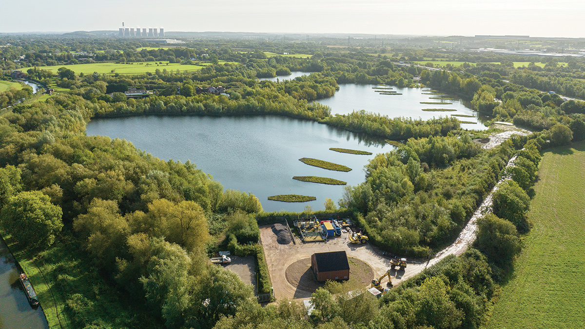 Biomatrix floating wetlands at Witches Oak Water (autumn 2023) - Courtesy of Sky Revolution