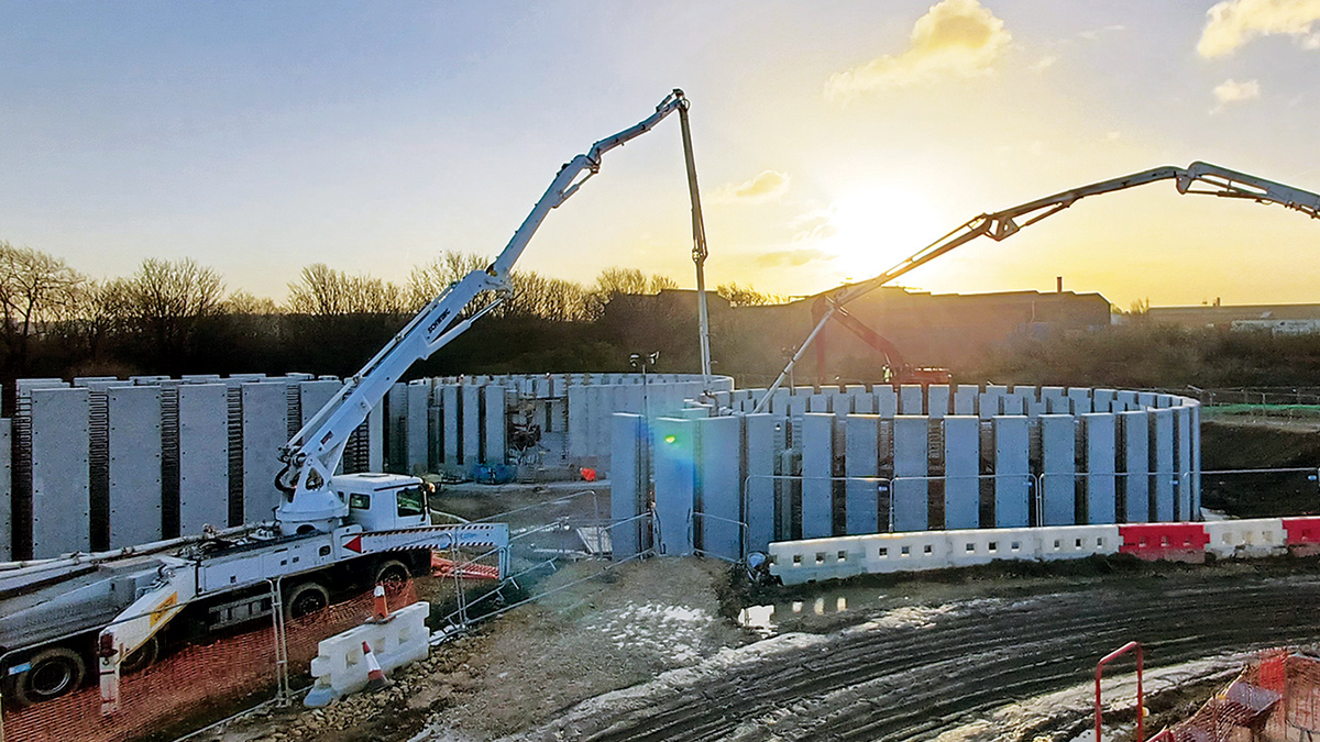 Clarifier and CoMag® tank precast installation - Courtesy of Glanua