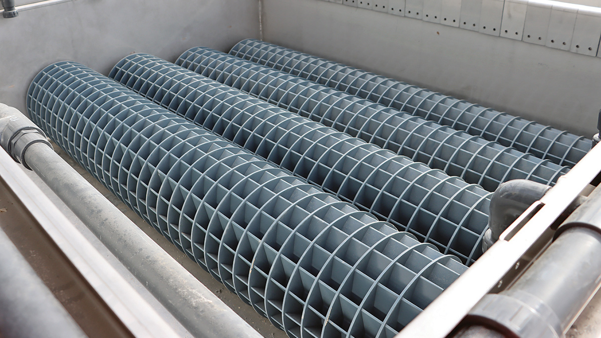 Photo-bioreactor tanks installation phase - Courtesy of @one Alliance