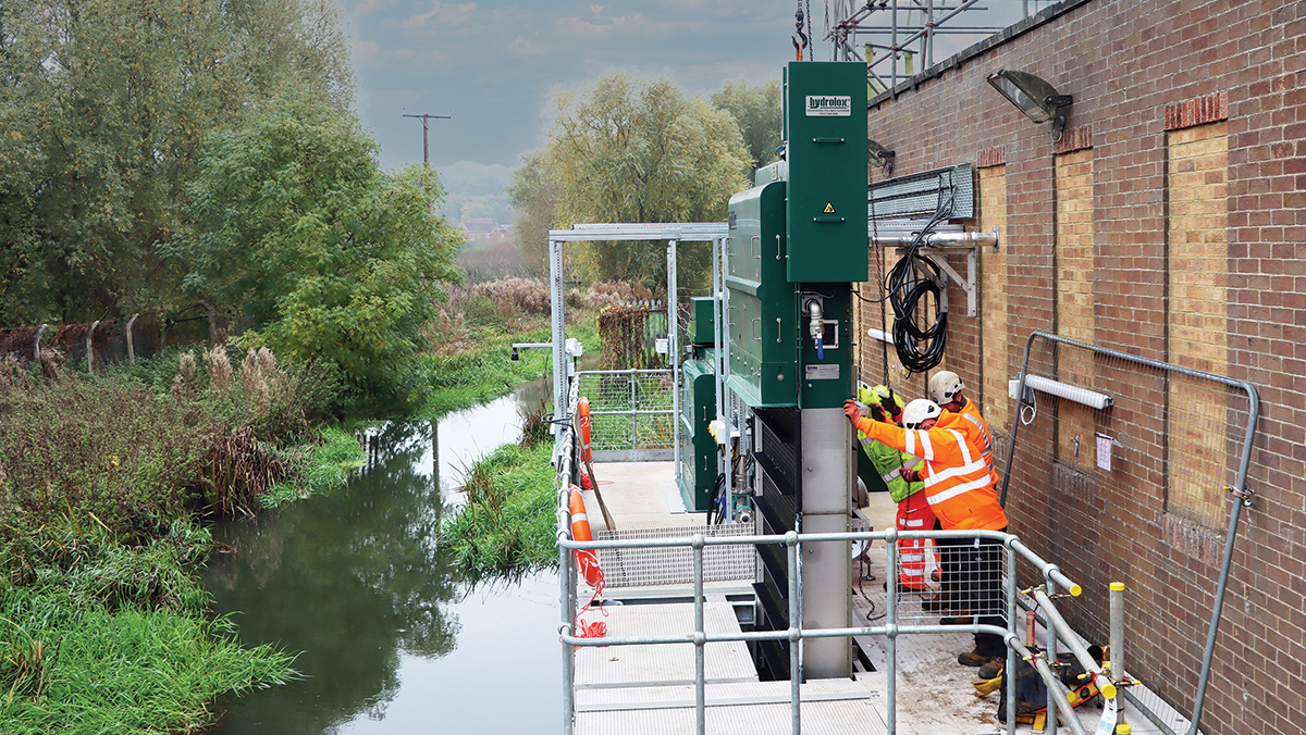 Hydrolox eel screen installation - Courtesy of Anglian Water’s @one Alliance