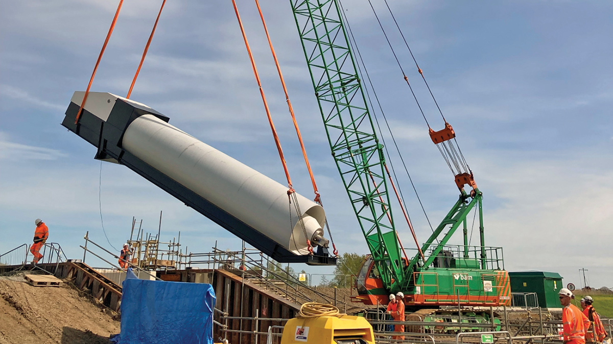 Archimedes screw pump being lifted into position - Courtesy of Water Management Alliance