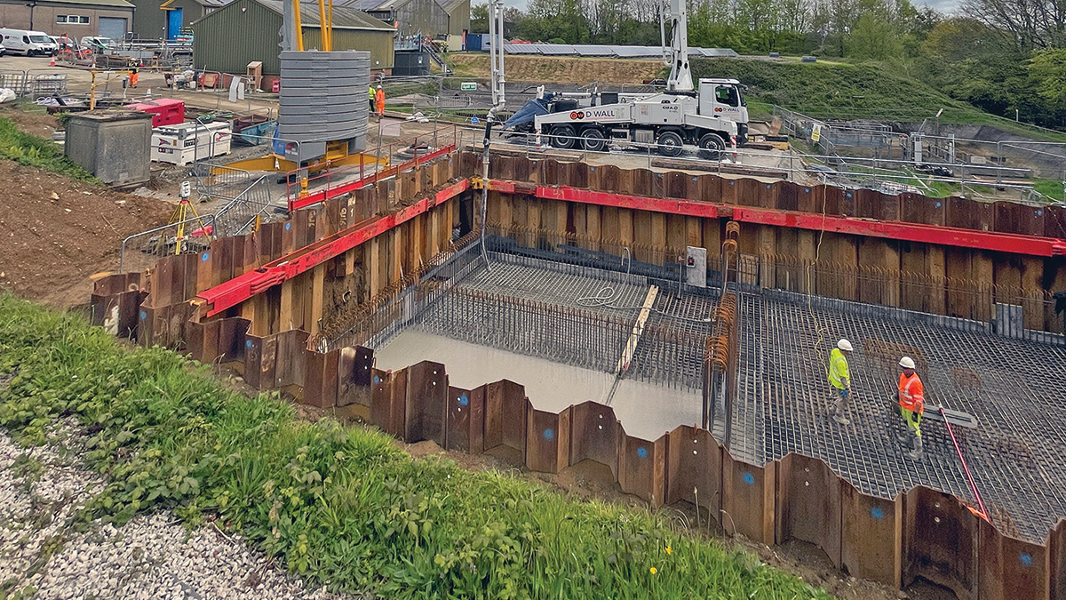 Casting the intermediate pumping station base slab - Courtesy of Galliford Try