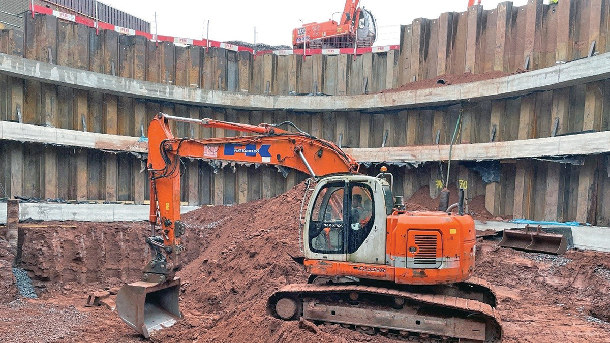 Final excavation to formation level (minus 10m below ground level) within the cofferdam - Courtesy of GRAHAM