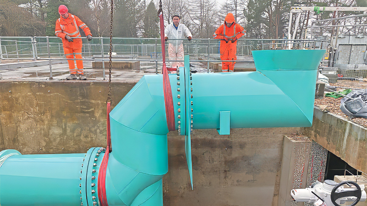 The new contact tank overflow lifted into position - Courtesy of MWH Treatment