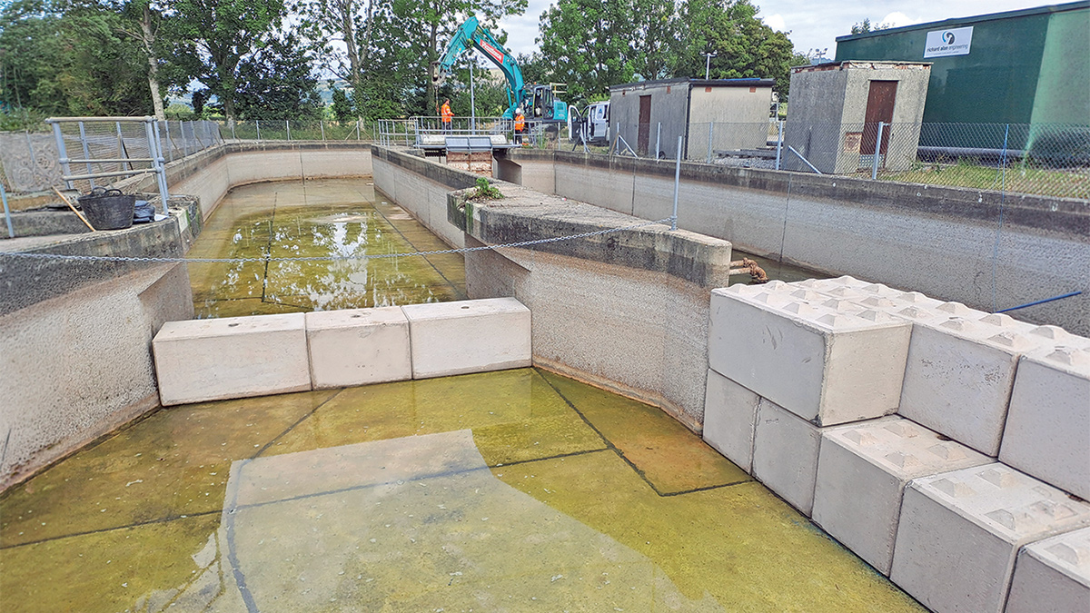 Installation of Legato blocks within the oxidation ditch - Courtesy of YTL Construction UK