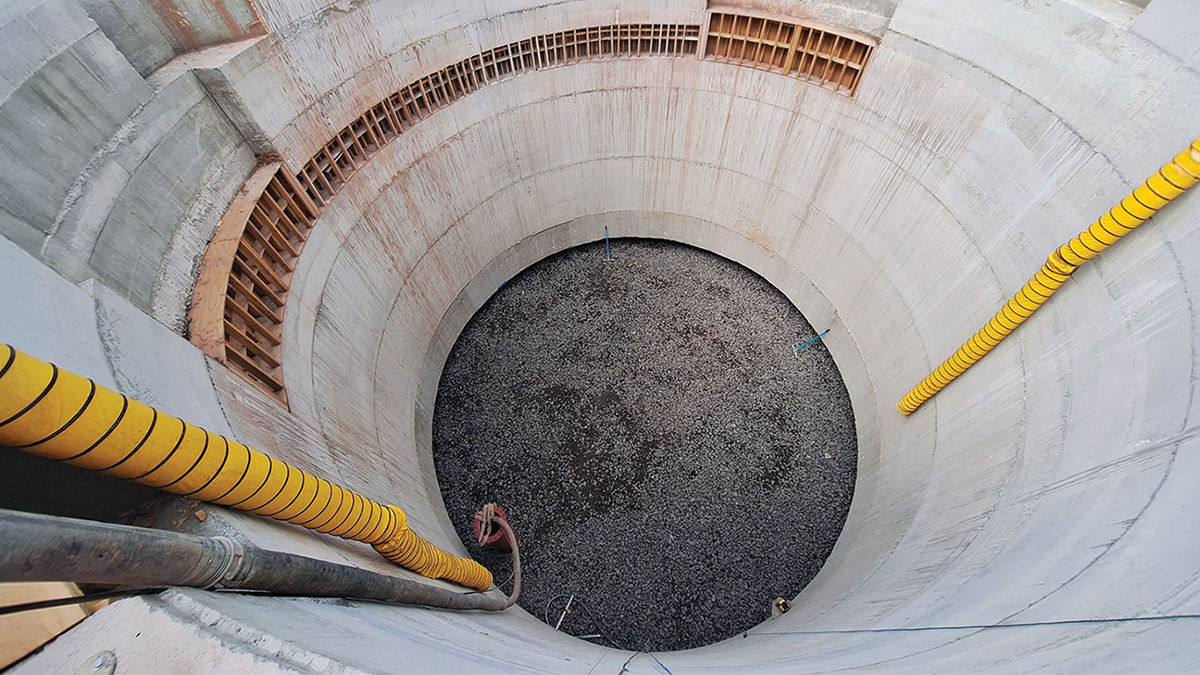 Excavation and sinking of the 12.5m internal diameter caisson shaft to formation level - Courtesy of Ward & Burke