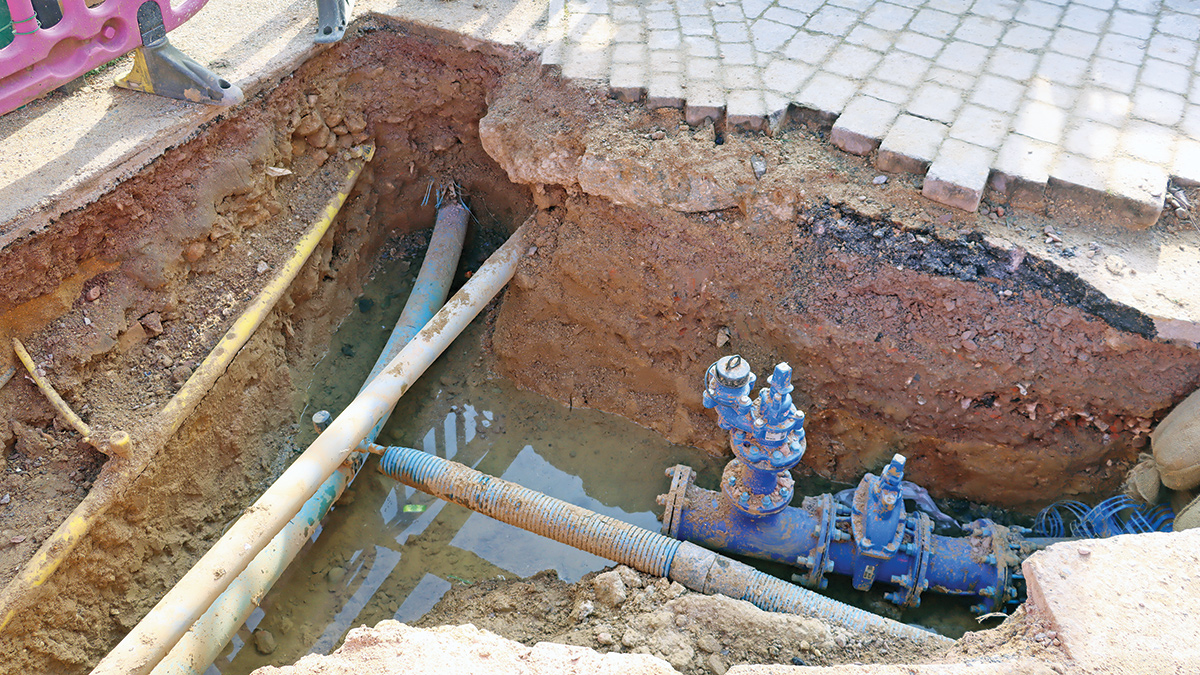 Section of pipeline installed by horizontal directional drilling showing cross connections - Courtesy of @one Alliance
